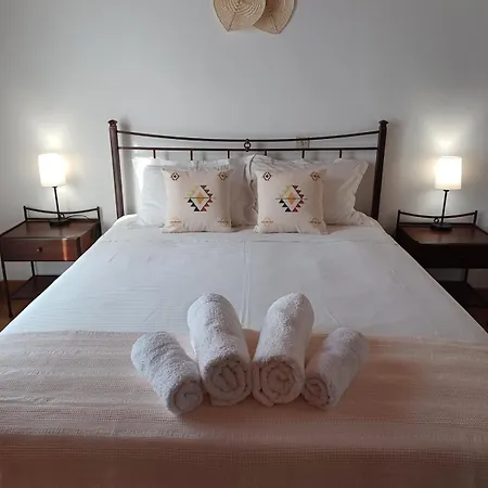 Nerissa 3, Two Bedroom House 度假居
