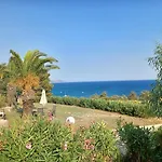 בית נופש Nerissa 3, Two Bedroom House *