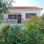 Nerissa 3, Two Bedroom House בית נופש ספרטיה
